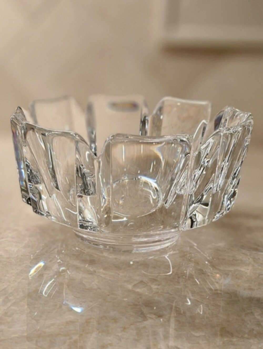 Orrefors Sweden Lars Hellsten Signed 8-Petal Corona Bowl 7.25" 4384/13